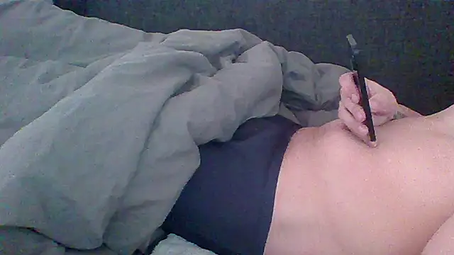 Snapshot of j3sp3r930 chatting on February 21, 2025, 2:06 pm j3sp3r930 online show from February 21, 2025, 2:06 pm