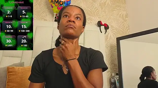 dafnnelewis online show from May 19, 2026, 11:05 am