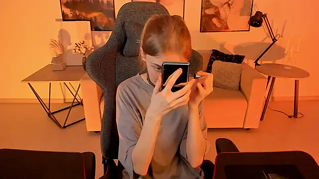 KiraMontoya online show from March 5, 2025, 2:12 pm