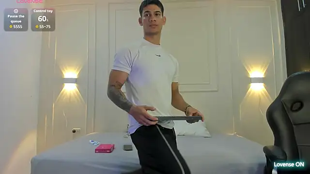 ANDRES STUD online show from May 19, 2026, 3:57 am