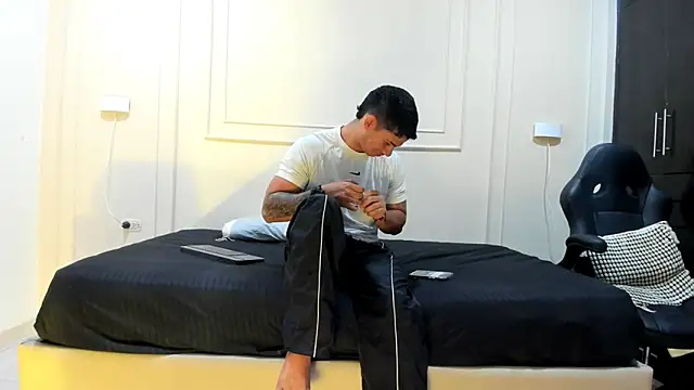 ANDRES STUD online show from May 28, 2026, 4:10 am