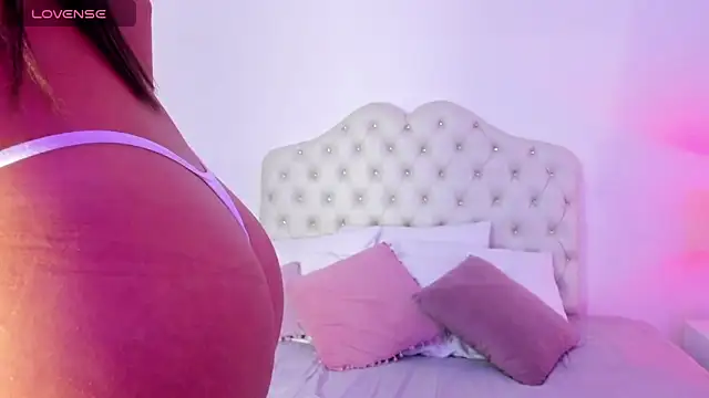 FelicityAdams online show from February 17, 2025, 12:59 pm