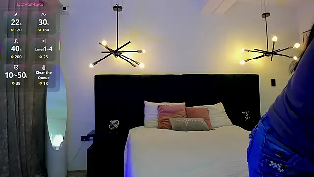 nattashaa7 online show from October 20, 2025, 11:43 am