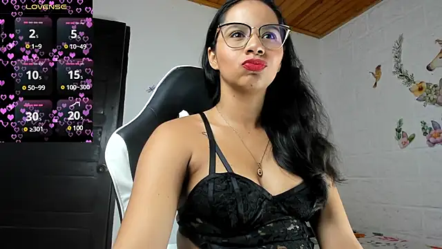 alisson hoffman05 online show from March 2, 2025, 3:59 pm