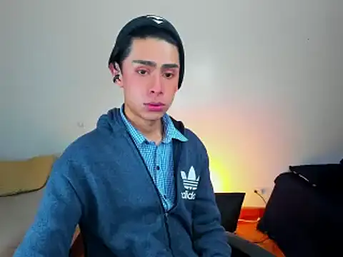 steve  gray online show from February 14, 2025, 2:02 pm