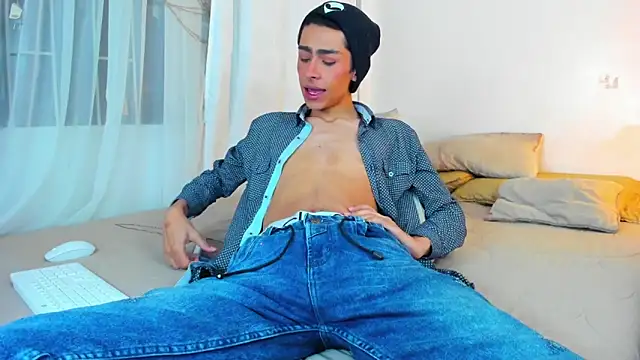 steve  gray online show from March 20, 2025, 6:53 pm