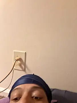 Snapshot of Locdawgg11 chatting on September 30, 2025, 4:12 pm Locdawgg11 online show from September 30, 2025, 4:12 pm