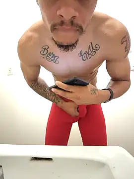 Snapshot of Locdawgg11 chatting on January 6, 2026, 9:13 am Locdawgg11 online show from January 6, 2026, 9:13 am