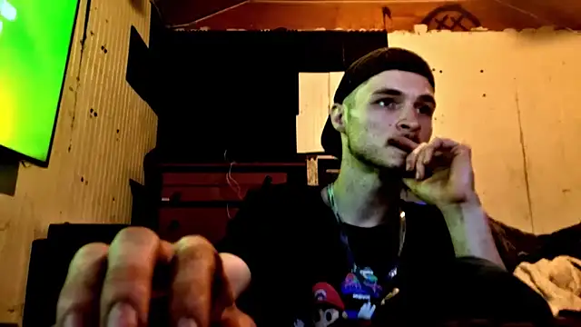 nuttyking2022 online show from April 1, 2026, 8:26 am