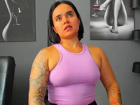 karlyjons12 online show from May 25, 2026, 5:52 pm