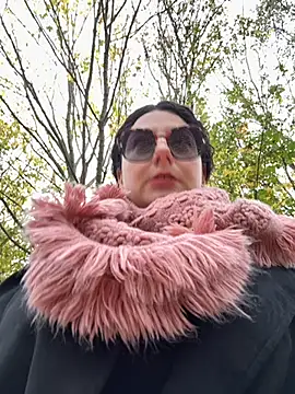 Snapshot of Loveblackzilla chatting on November 9, 2025, 12:36 pm Loveblackzilla online show from November 9, 2025, 12:36 pm