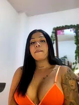 tinalove7 online show from November 15, 2025, 11:32 pm