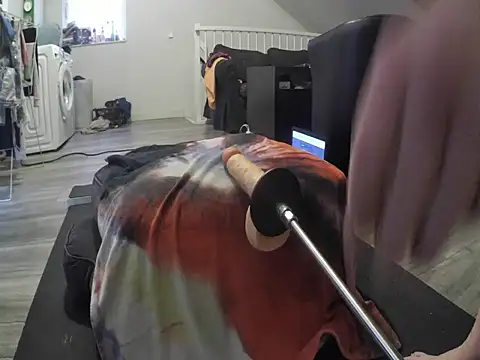 YourLoveBoyKevin online show from February 19, 2026, 3:52 pm