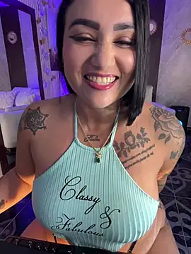 Snapshot of Madissonlove_1 chatting on May 5, 2026, 2:08 am Madissonlove 1 online show from May 5, 2026, 2:08 am