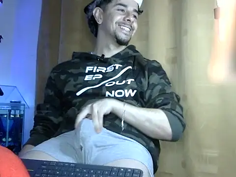 venusfranco 94 online show from February 23, 2026, 3:04 am