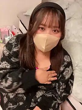 mitarashi awww online show from November 18, 2025, 12:42 pm