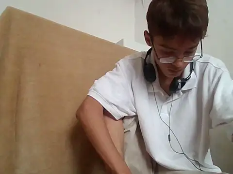 Snapshot of ChavoOT chatting on February 16, 2025, 9:38 pm ChavoOT online show from February 16, 2025, 9:38 pm