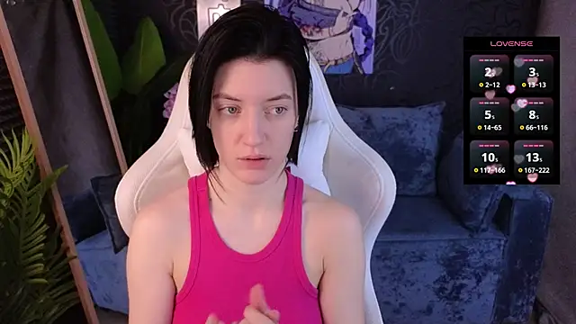 roxy riot  online show from December 3, 2025, 1:24 am