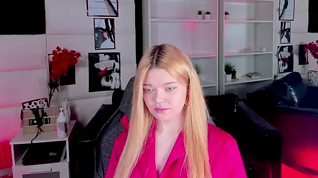 AdeleCartier online show from March 2, 2025, 1:04 am