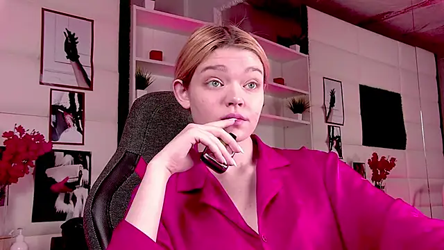 AdeleCartier online show from March 4, 2025, 2:49 am