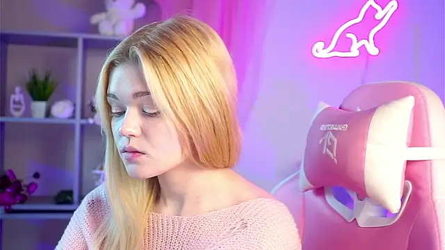 AdeleCartier online show from March 17, 2025, 10:06 pm