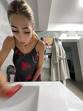 BonyBon29 online show from December 22, 2025, 6:10 am