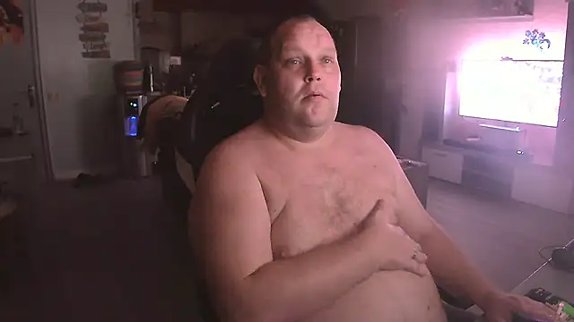 Snapshot of Hotfire-112 chatting on April 1, 2026, 9:12 pm Hotfire-112 online show from April 1, 2026, 9:12 pm