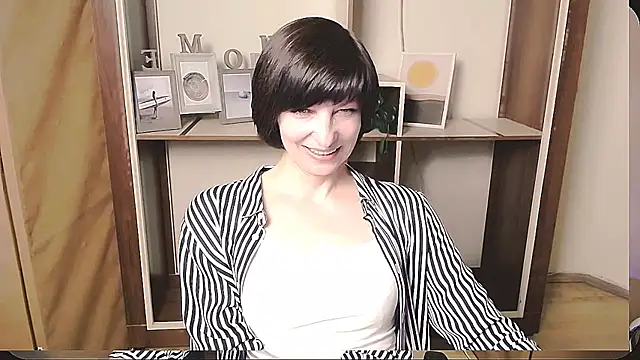  AngeliaFlow  online show from May 14, 2026, 8:32 am