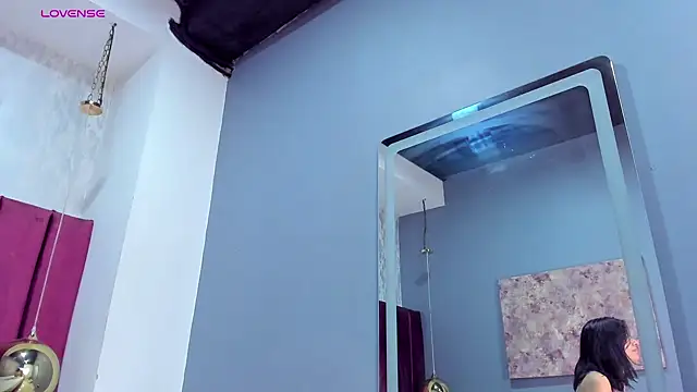 lolyyuno online show from February 24, 2025, 12:16 pm