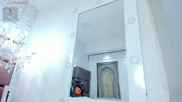 lolyyuno online show from October 8, 2025, 2:31 am