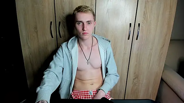 crazybottom99 online show from March 8, 2025, 5:11 pm