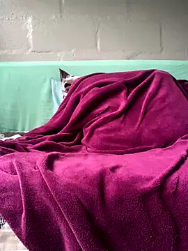 Uncleuncutmushroom online show from September 10, 2025, 9:09 am