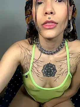 nickelfie online show from November 13, 2025, 2:27 pm