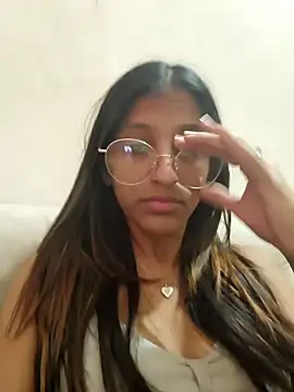 kissmebishh online show from February 16, 2025, 10:21 am