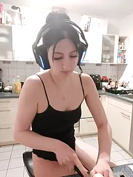 Gamergirl-Linela online show from April 22, 2026, 6:53 pm