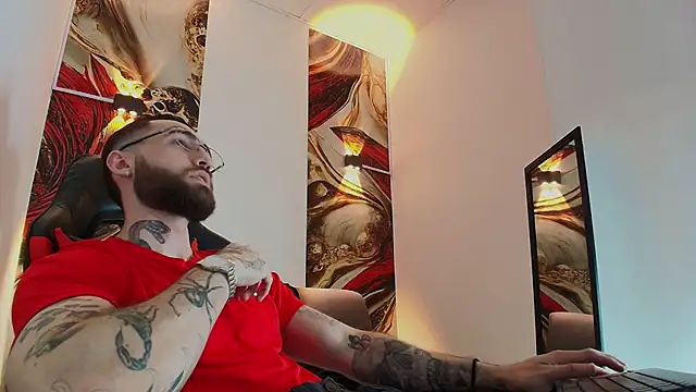 Luke davis01 online show from November 24, 2025, 1:11 pm