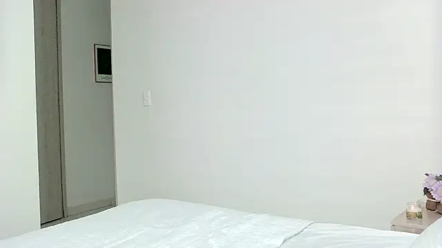 Piia Angeel1 online show from April 6, 2026, 11:44 am