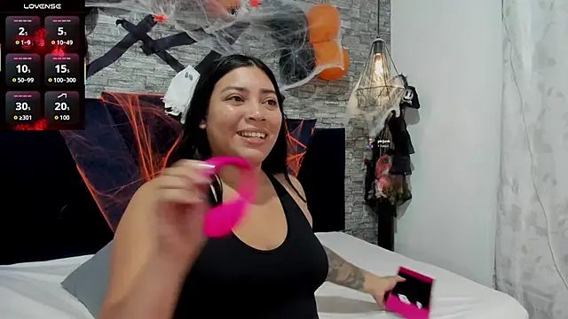 Sophia Brunett online show from October 28, 2025, 12:09 pm