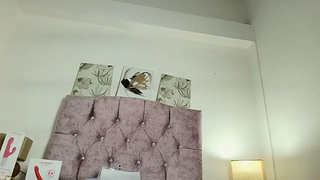 Snapshot of Skye_Moore chatting on October 9, 2025, 12:03 pm Skye Moore online show from October 9, 2025, 12:03 pm