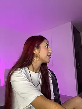 Mirandaa Rogers online show from April 17, 2026, 7:39 pm