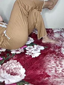 Snapshot of Malika-697 chatting on November 5, 2025, 7:47 pm Malika-697 online show from November 5, 2025, 7:47 pm