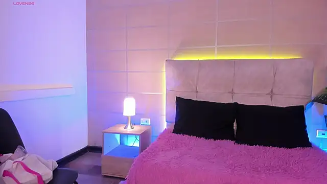  michonne  online show from November 6, 2025, 9:05 pm