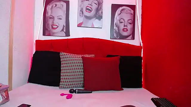 Tiana Ebony18 online show from April 12, 2026, 12:10 pm