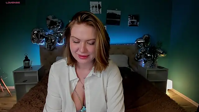 Angela Wallace online show from February 12, 2025, 11:18 am