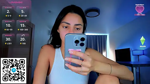 EmiliaZen online show from September 12, 2025, 1:55 pm