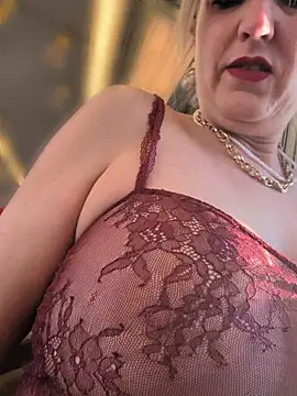 Snapshot of Sexybiene969 chatting on April 8, 2026, 4:18 pm Sexybiene969 online show from April 8, 2026, 4:18 pm