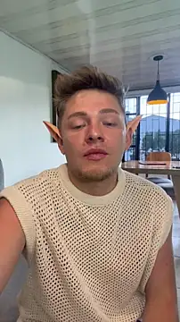 Snapshot of Angel_Montiell chatting on October 31, 2025, 10:11 pm Angel Montiell online show from October 31, 2025, 10:11 pm