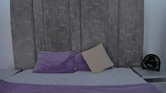 ValerieHyde online show from February 21, 2025, 2:39 am