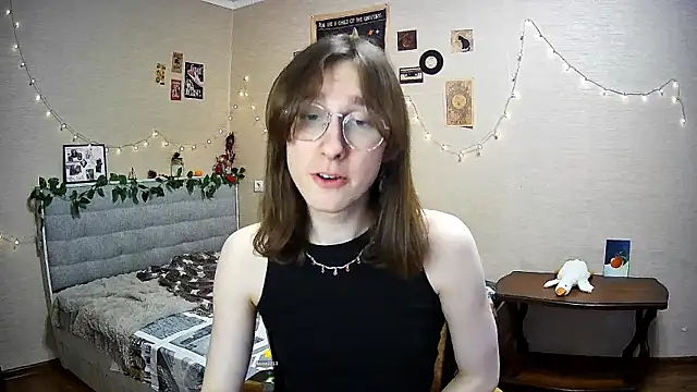 Snapshot of tangerine4dreams chatting on February 9, 2025, 12:19 pm tangerine4dreams online show from February 9, 2025, 12:19 pm