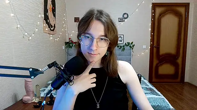 Snapshot of tangerine4dreams chatting on February 13, 2025, 12:54 pm tangerine4dreams online show from February 13, 2025, 12:54 pm